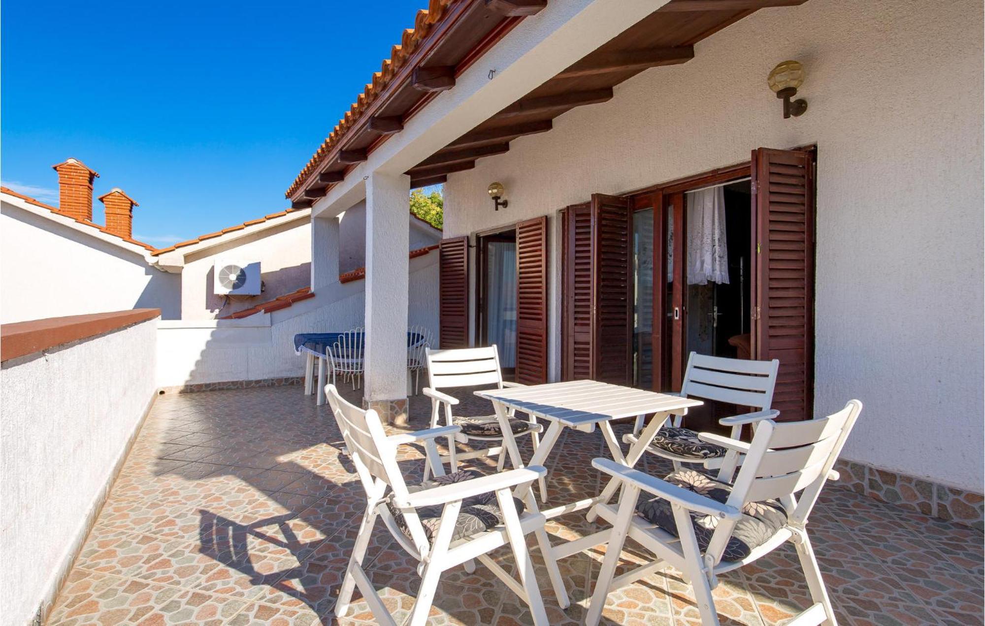 2 Bedroom Nice Apartment In Jablanac Exterior photo
