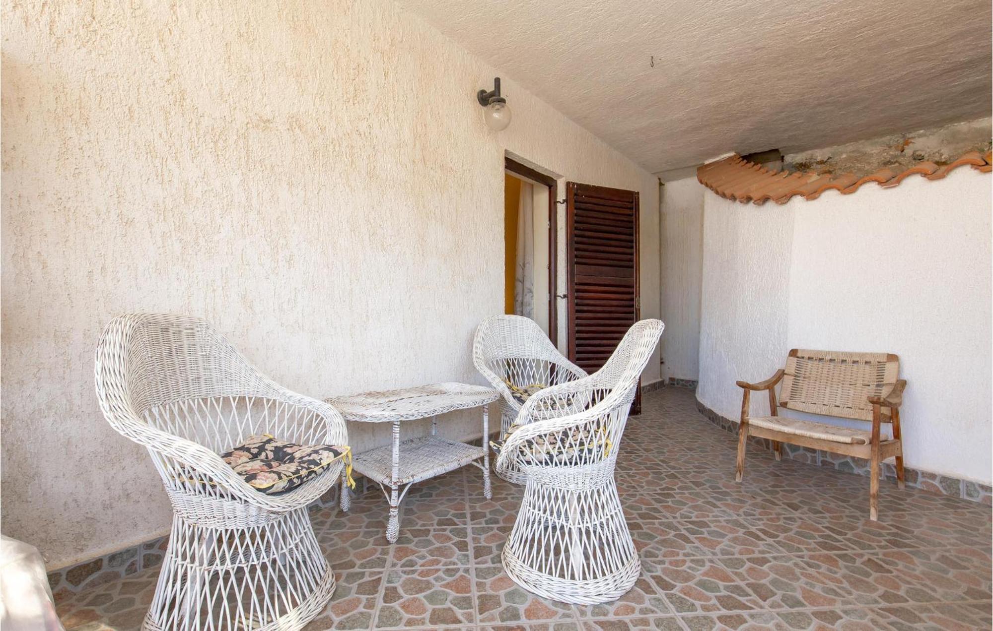 2 Bedroom Nice Apartment In Jablanac Exterior photo